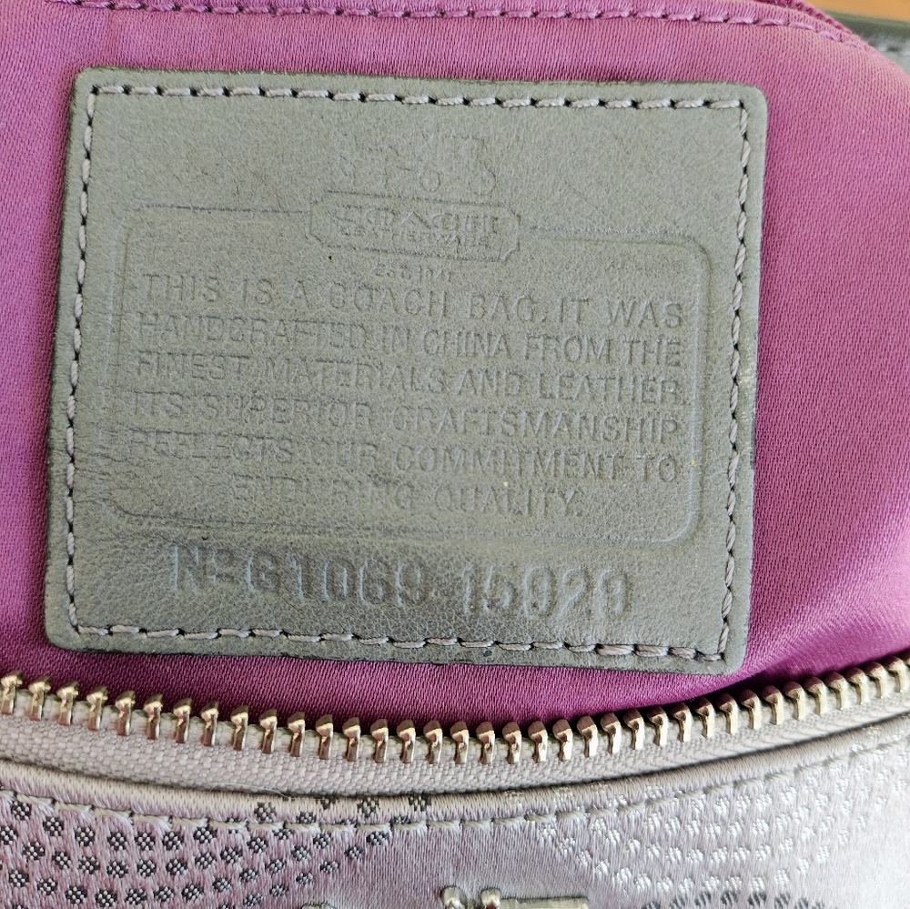 Beautiful Silver Coach bag - Picture 7 of 13